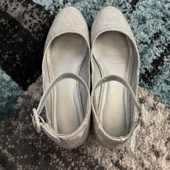 Shoes - Picture 5 of 7